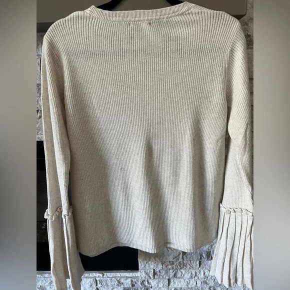 Olivia Warren Large off white sweater with  pleated sleeves - Picture 5 of 7